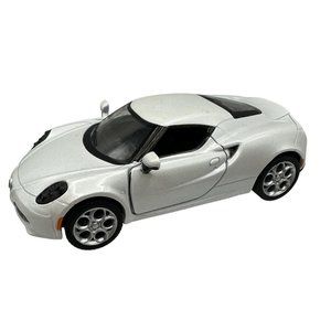 Kinsmart Alfo Romeo 4C Model Car Silver 1/32 Scale KT5366 Diecast Pull Back Acti